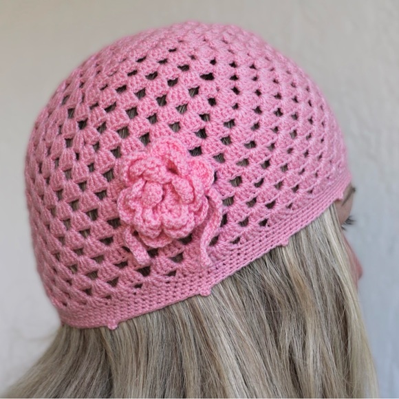 Crocheted hat - Picture 2 of 4